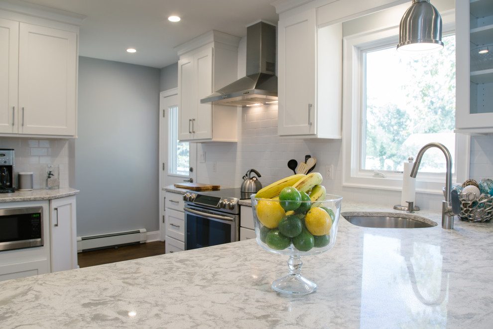 Inspiration for a transitional kitchen remodel in New York