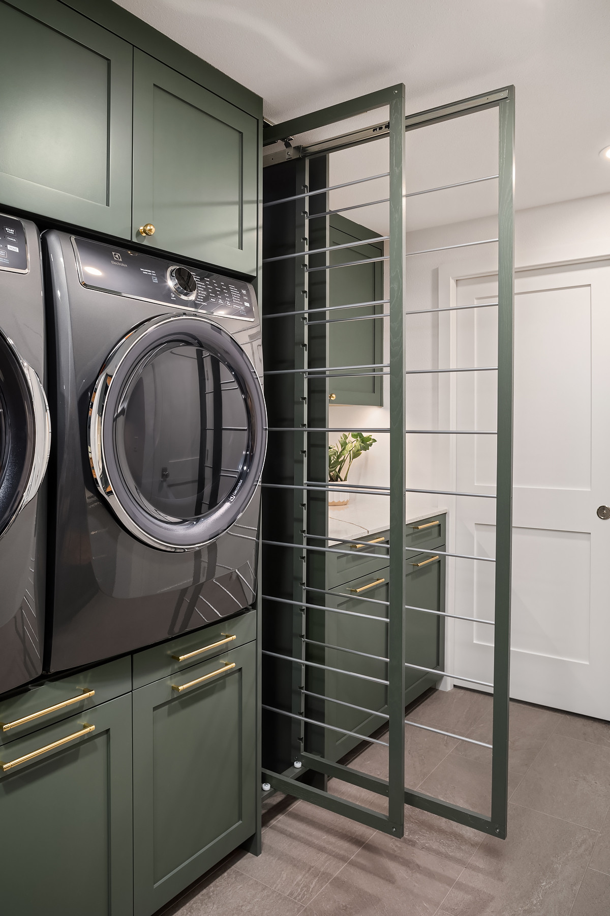 Moody Laundry Room - Woodinville