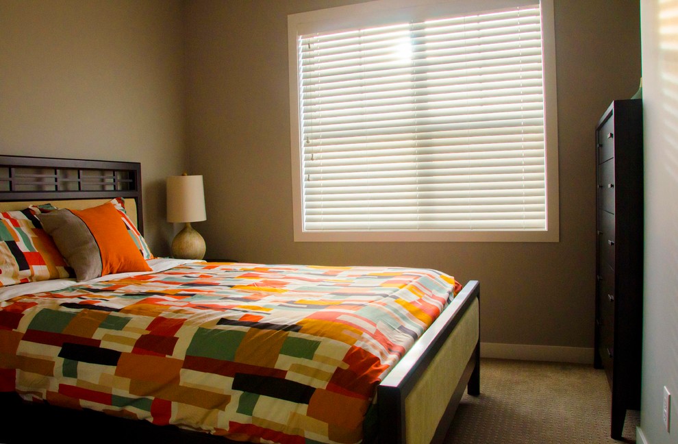 Bedroom - small transitional bedroom idea