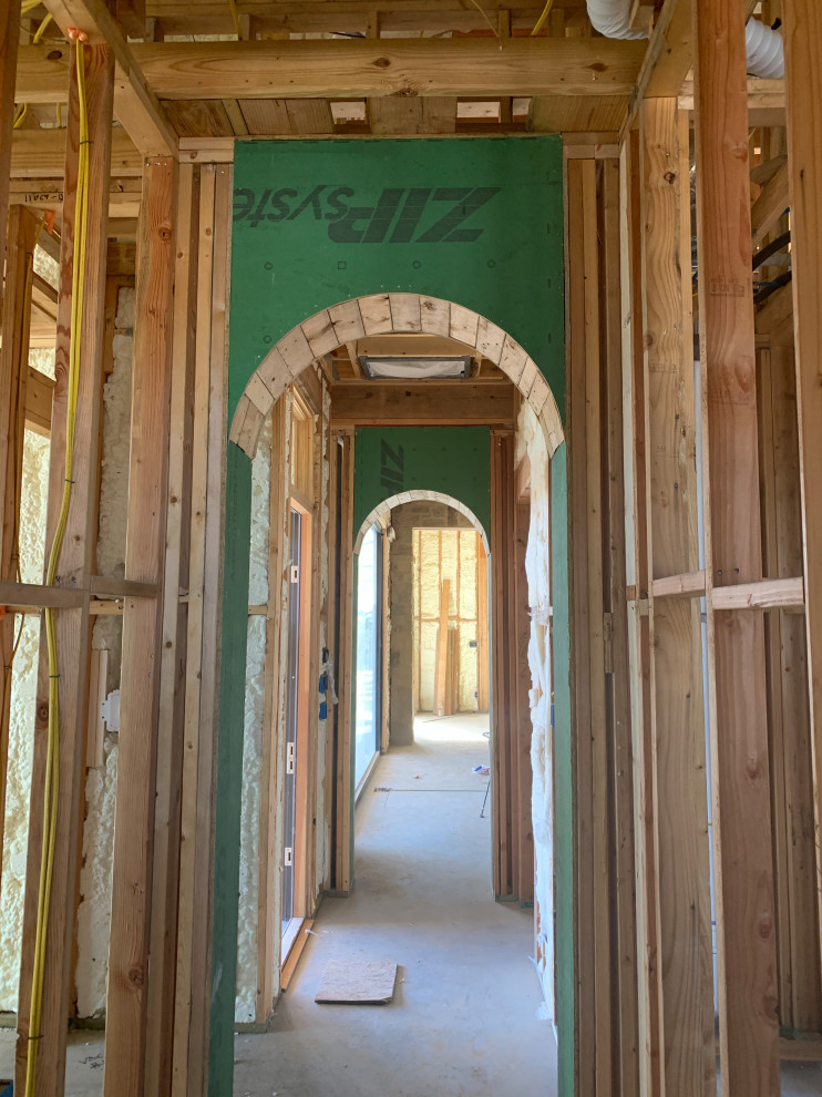 Transitional home design photo in Austin