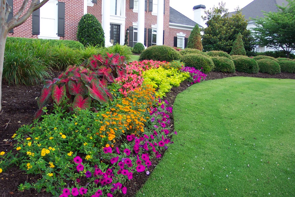 Photo of a garden in Atlanta with with flowerbed.
