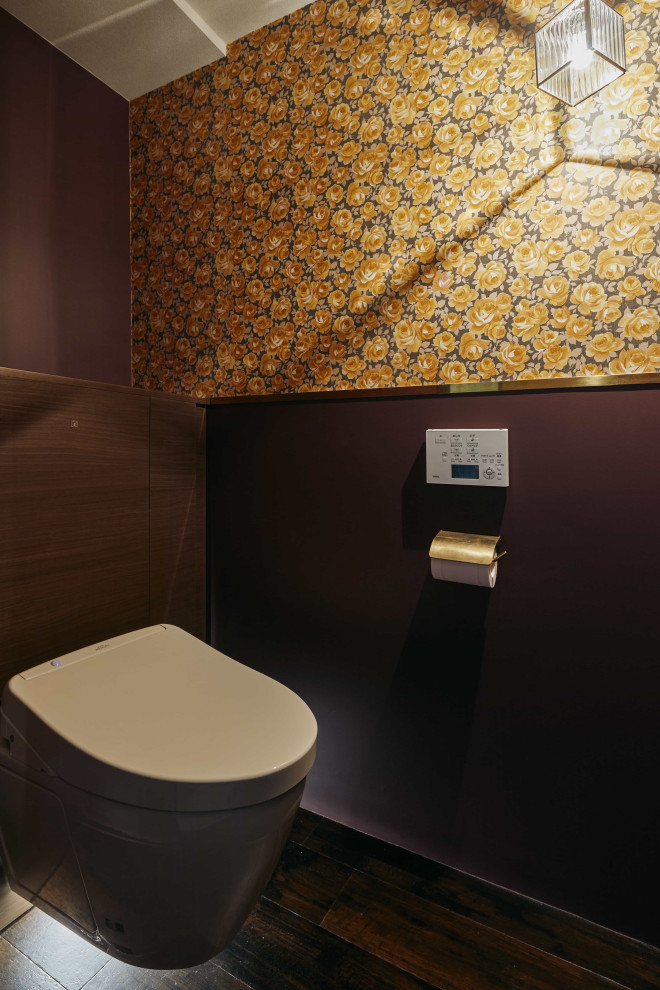 名古屋にあるヴィクトリアン調のおしゃれなトイレ・洗面所の写真