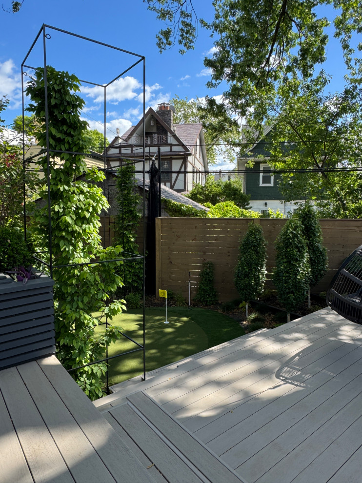 Brooklyn Bayridge with putting green