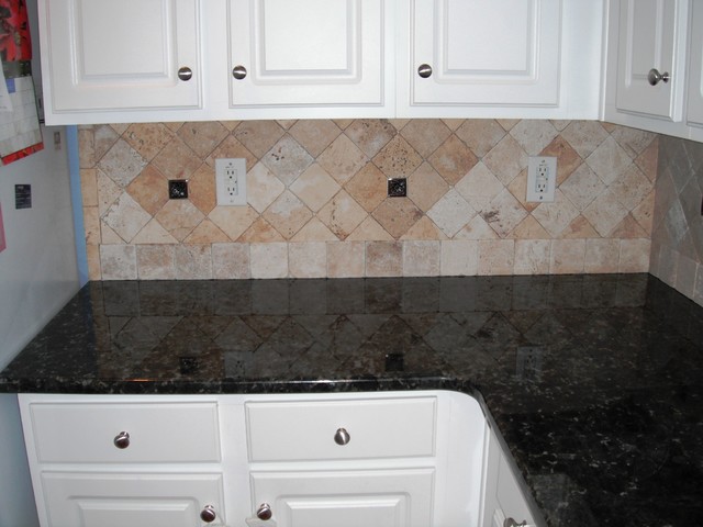 Verde Butterfly Granite With White Kitchen Cabinets 1 4 12