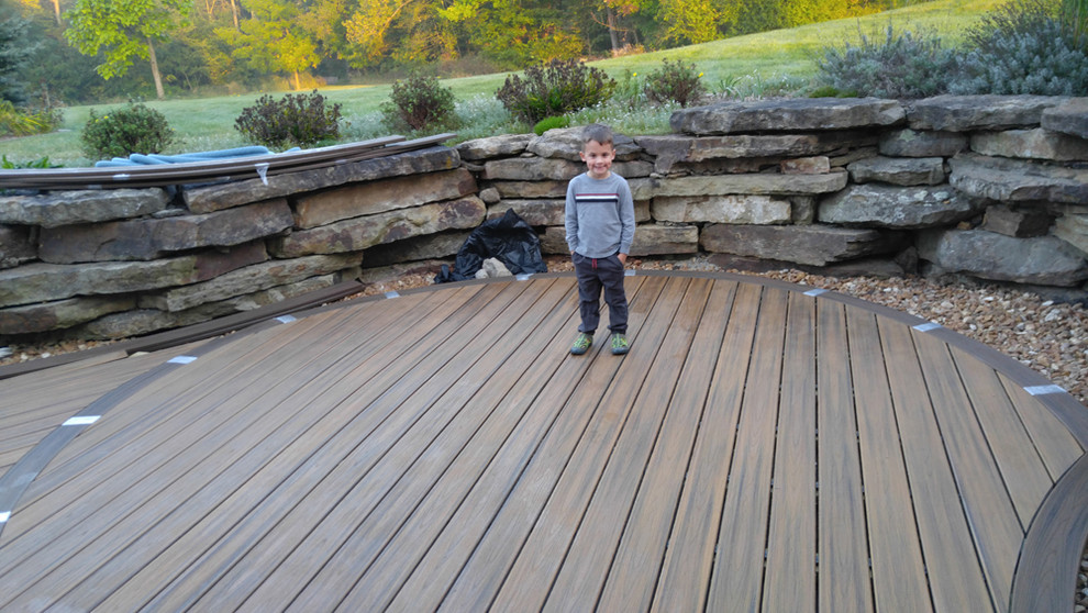 Large deck photo in DC Metro with a pergola