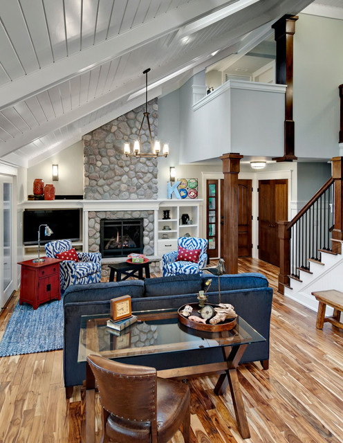 Vaulted living room rustik-vardagsrum