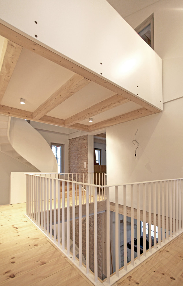 Gewendeltes Skandinavisches Treppengeländer Holz in Berlin