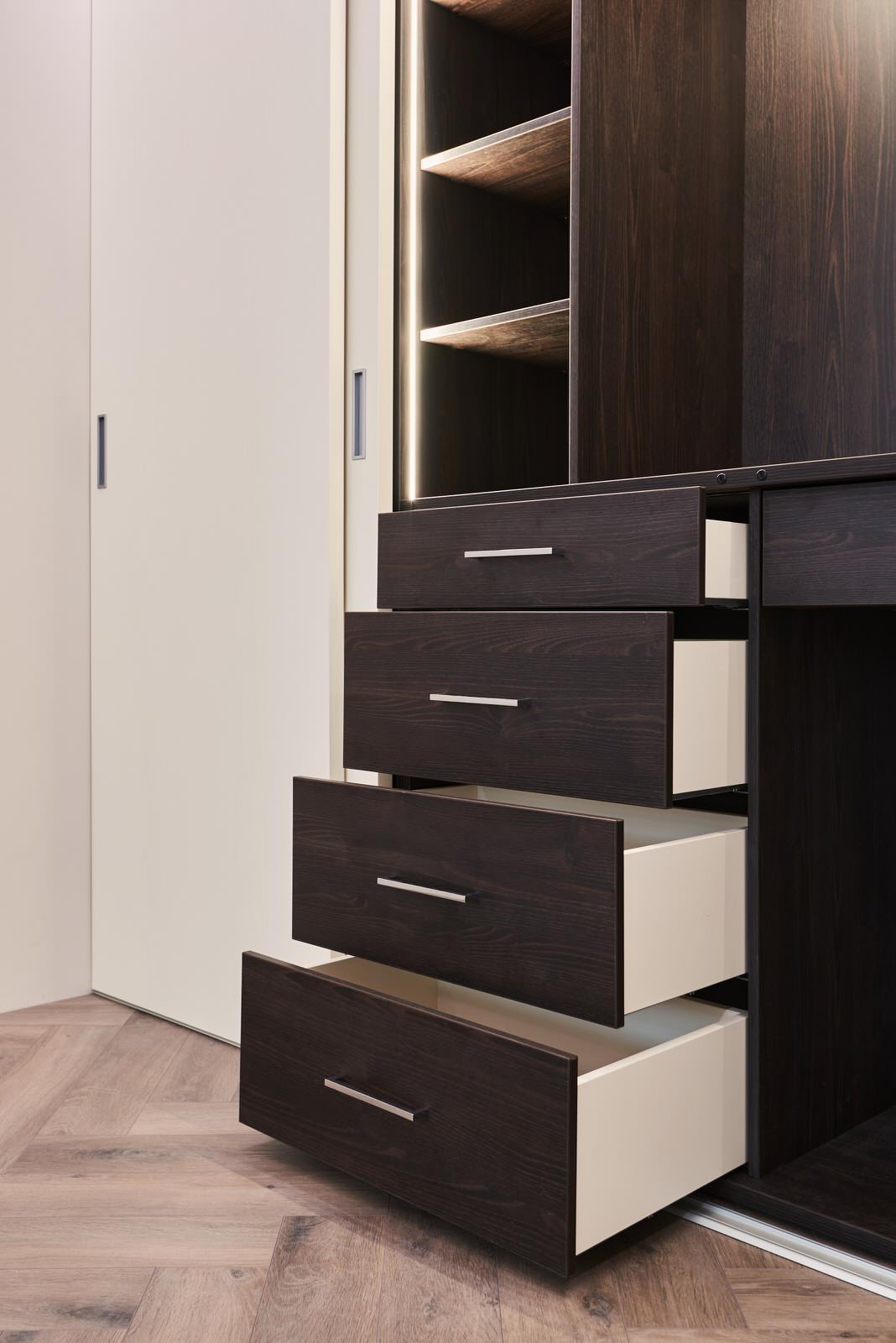 Шкаф на в квартире на Среднерогатской