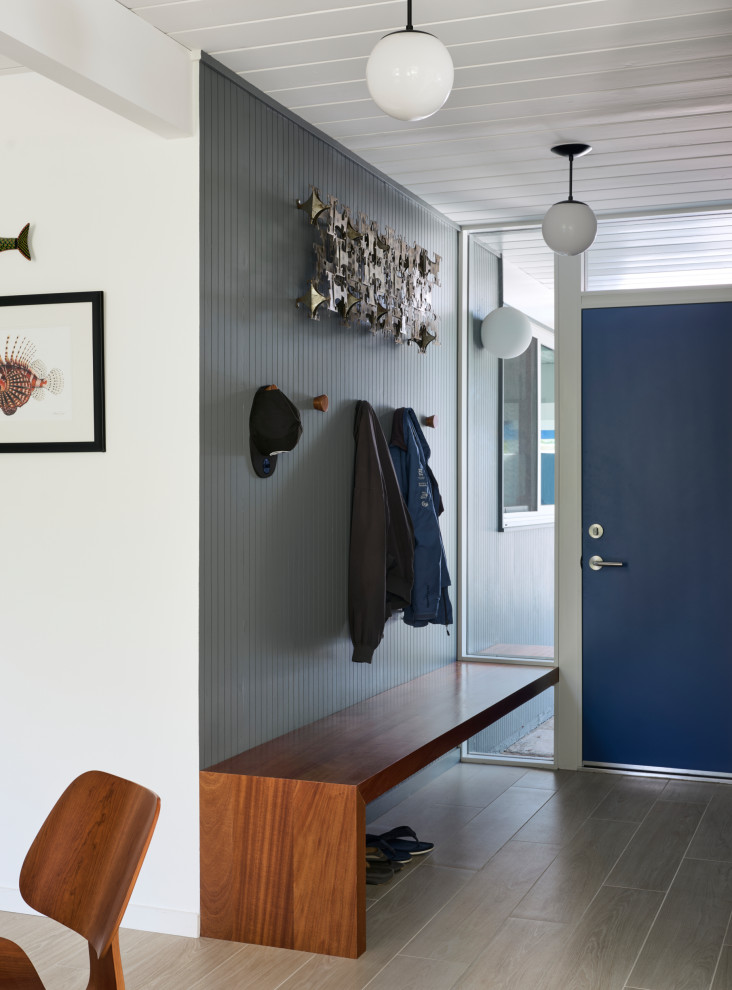Entryway - 1950s entryway idea in San Francisco