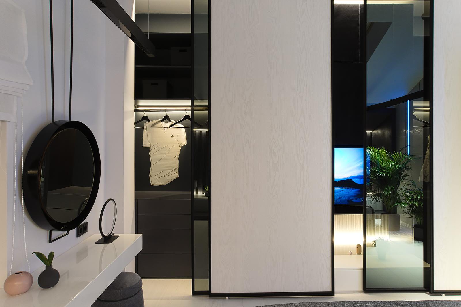 Пещера под водопадом