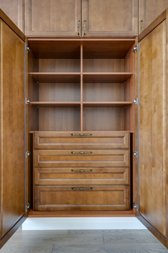 Шкаф с туалетным столиком из массива березы