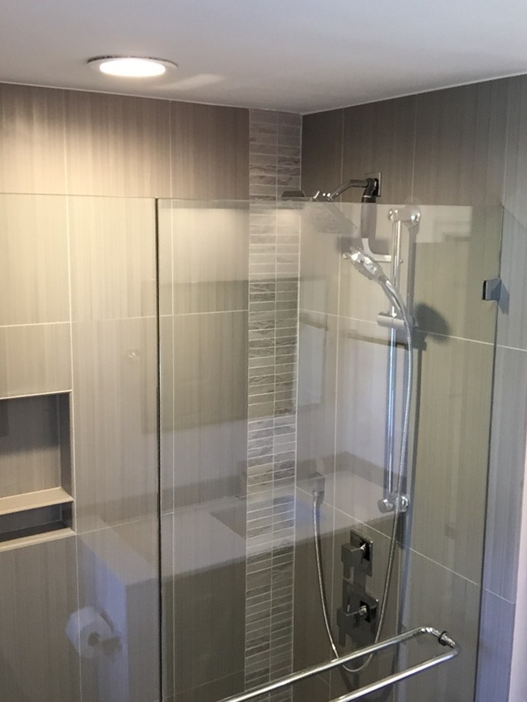 Salomon guest bathroom