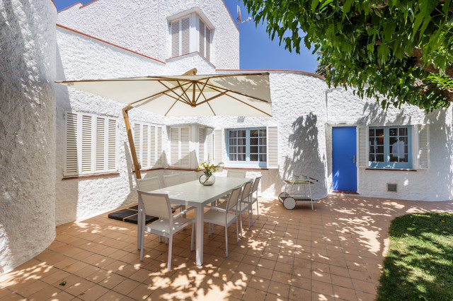 Residencia en Sitges coastal-deck