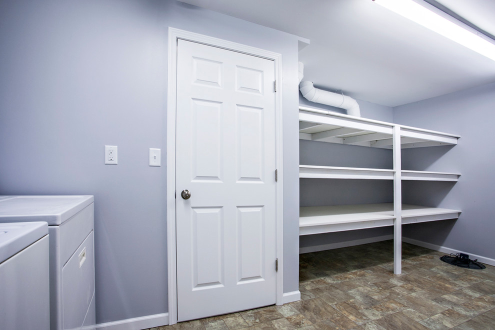 Inspiration for a transitional home design remodel in Milwaukee