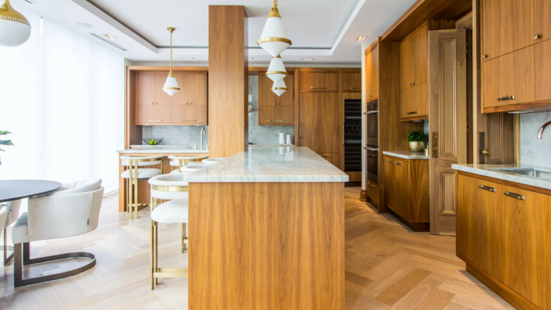 Kitchen - contemporary kitchen idea in Madrid