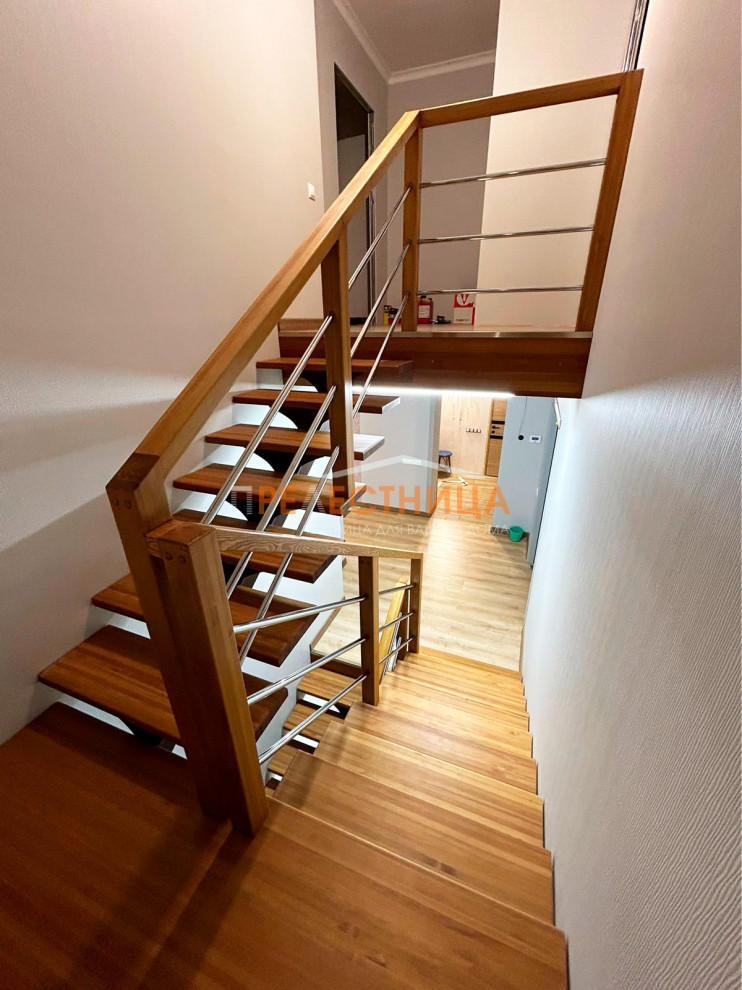 Лестница на центральном косоуре Ассоль-42