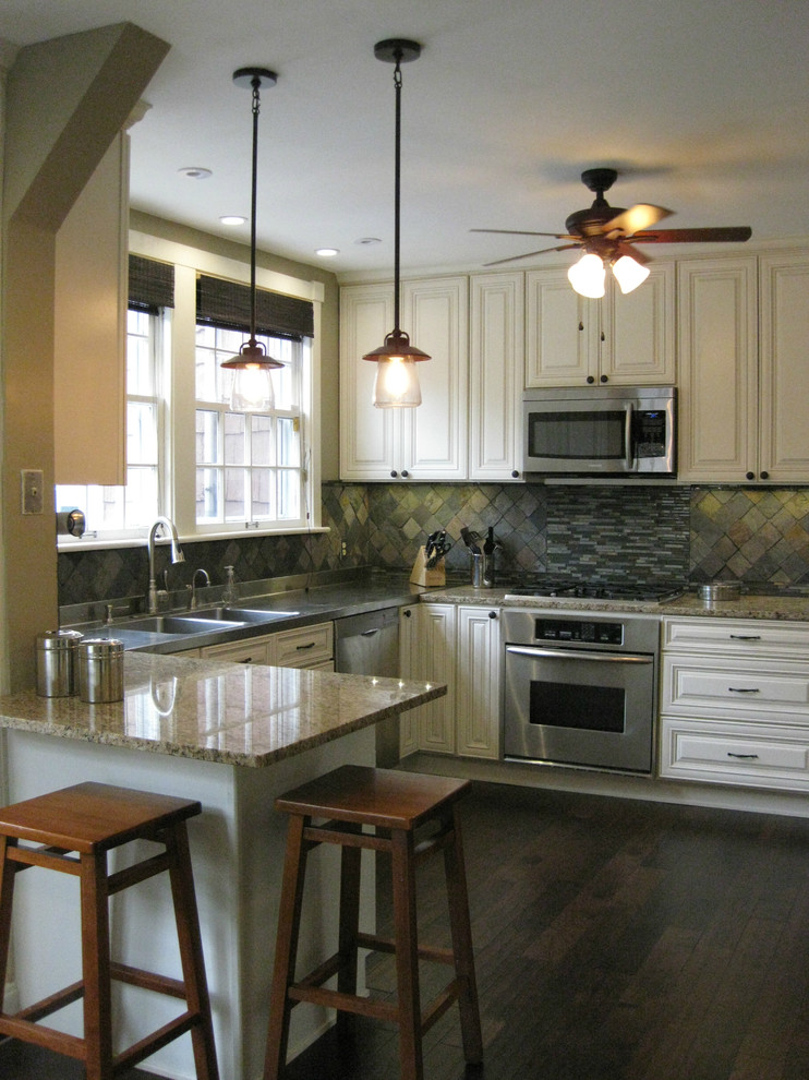 Photo of a traditional kitchen in Cleveland.