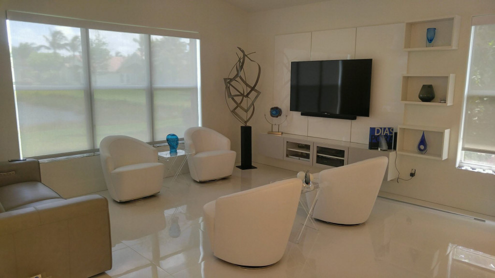 Inspiration for a contemporary home design remodel in Miami