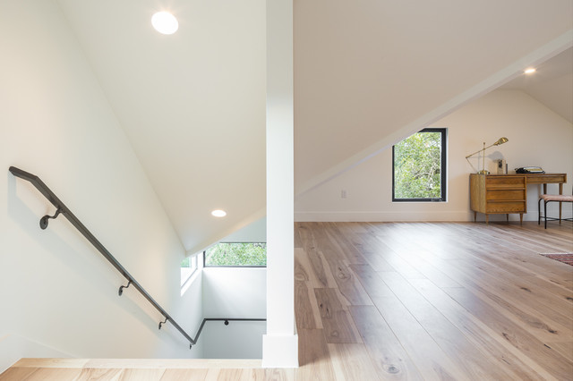 1507 Pecos modern