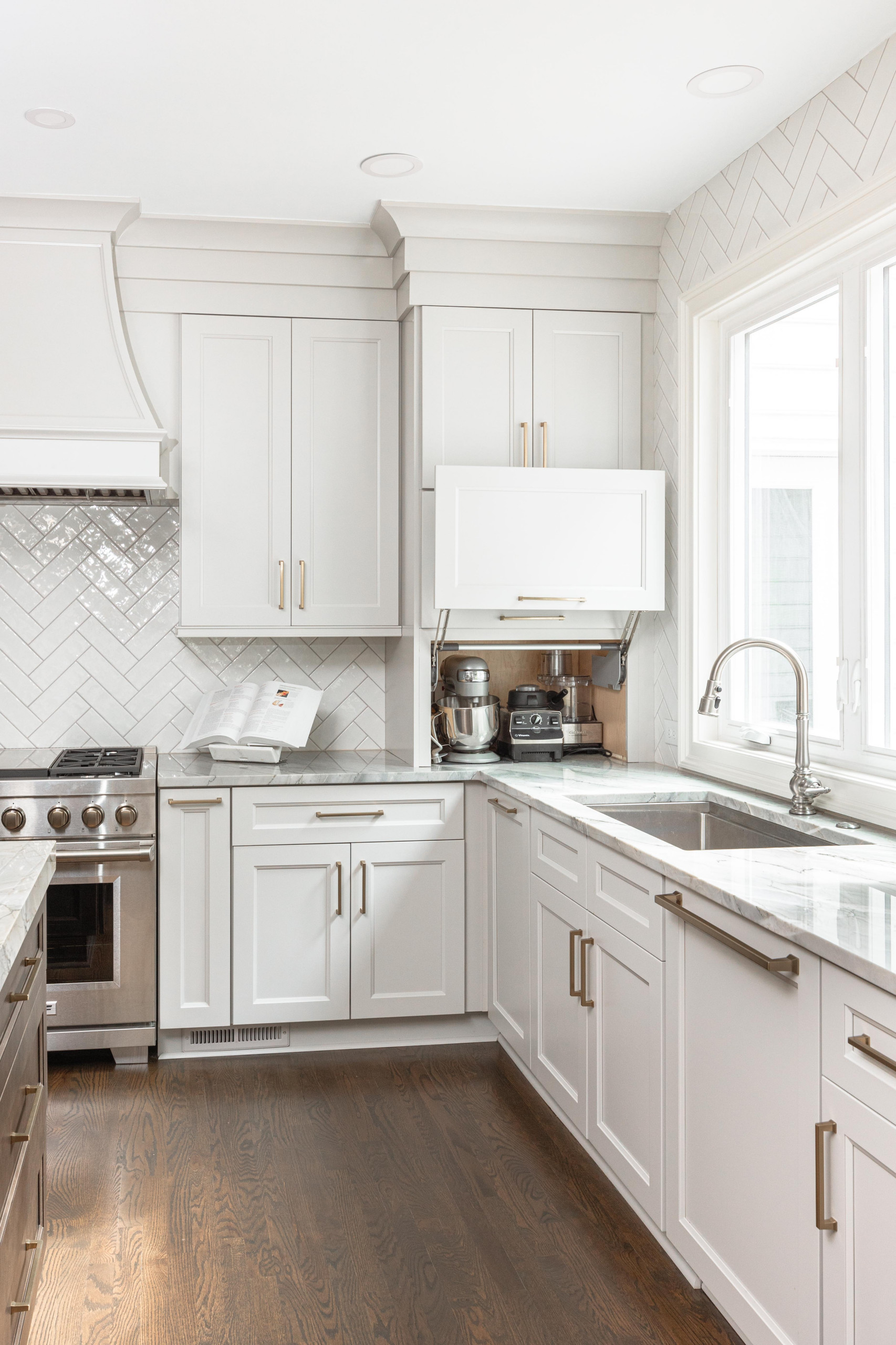 EAST COBB calming and peaceful kitchen