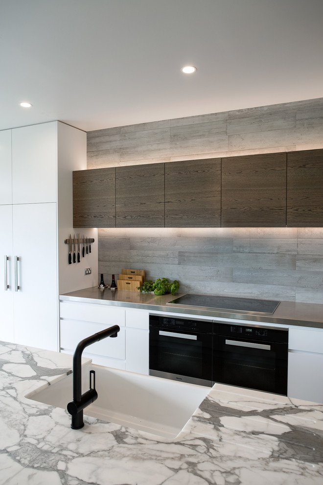 Inspiration for a contemporary kitchen in Auckland.