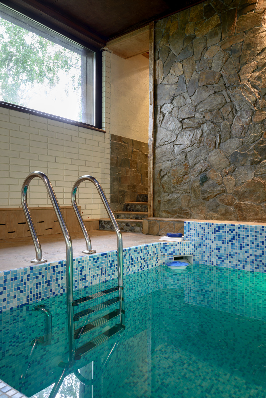 Частный спа-комплекс с стиле Шале