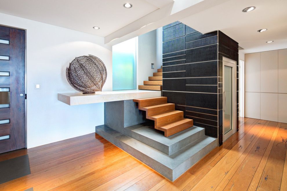 Contemporary l-shaped staircase in Sydney.