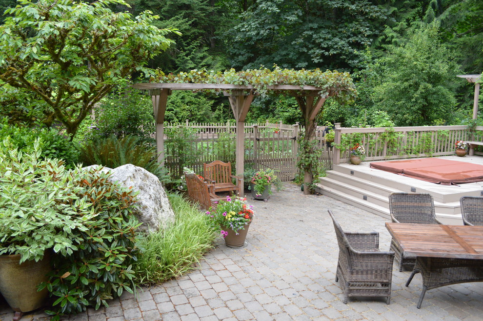 This is an example of a traditional patio in Seattle.