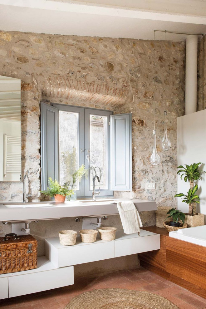 Design ideas for a country bathroom in Grenoble.
