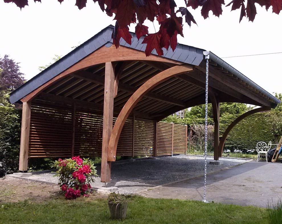 Design ideas for a large detached three-car carport in Le Havre.