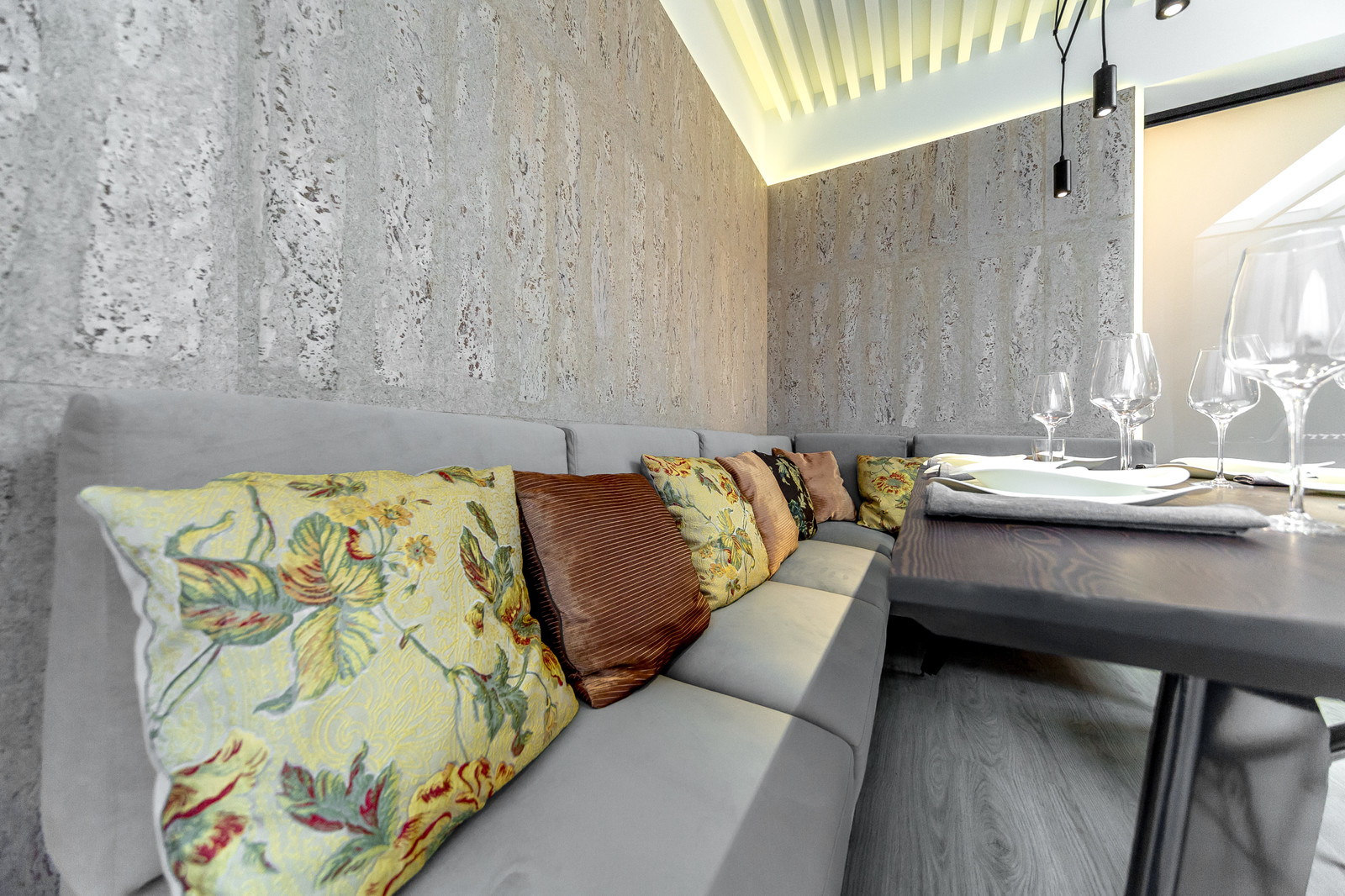 КУХНЯ с ПРОБКОВОЙ СТОЛОВОЙ. Дачный ответ