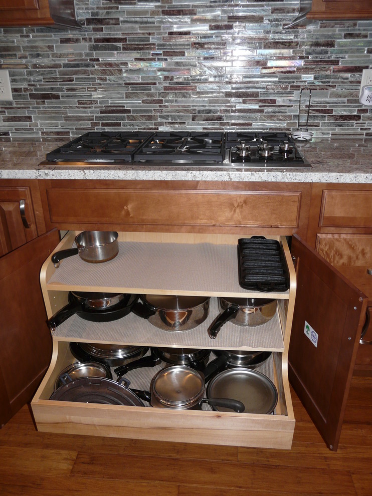 Example of a transitional kitchen design in Birmingham