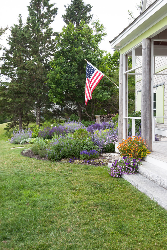 Inspiration for a beach style garden in Portland Maine.