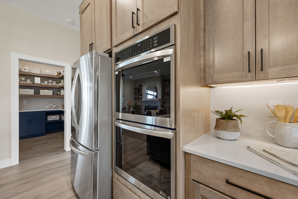 Mountain style kitchen photo in Cedar Rapids