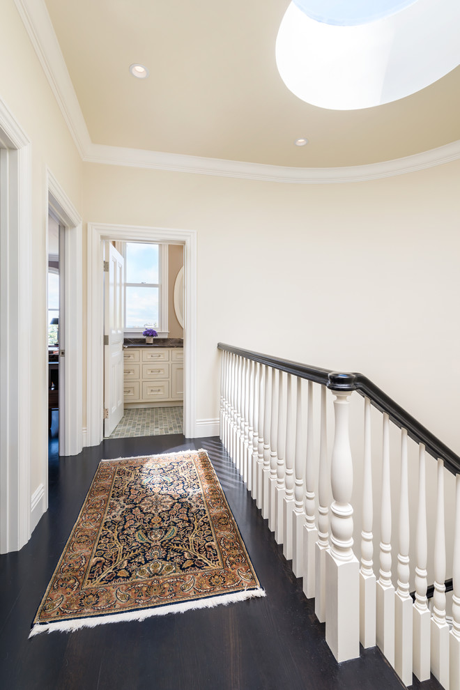 Design ideas for a traditional hallway in San Francisco.