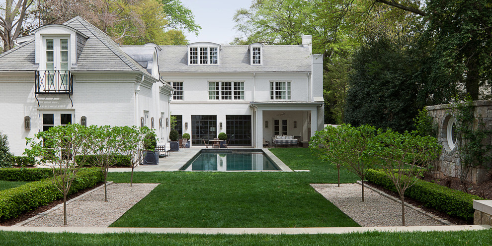 This is an example of a large traditional garden in Atlanta.