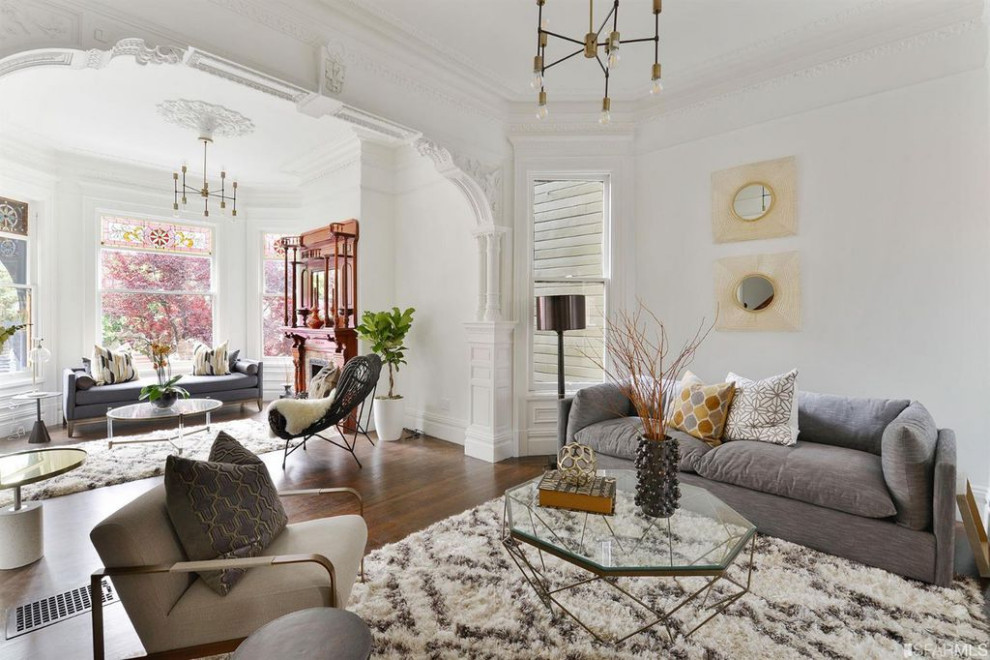 Transitional home design photo in San Francisco
