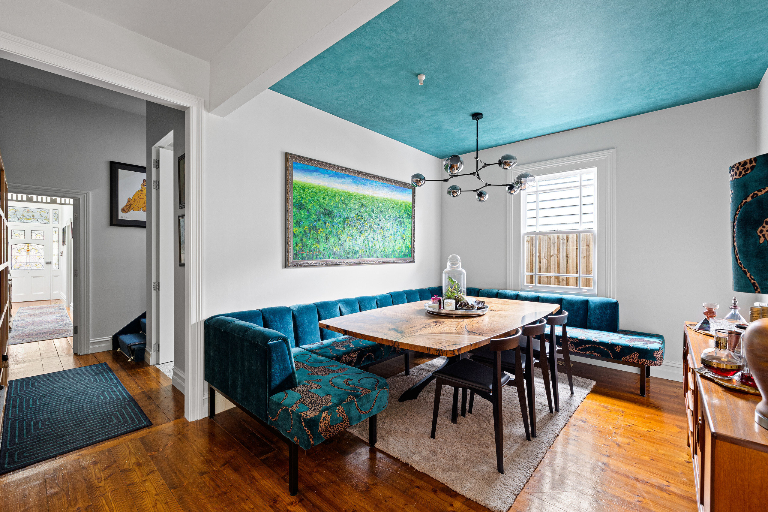 Dining room photo in Melbourne