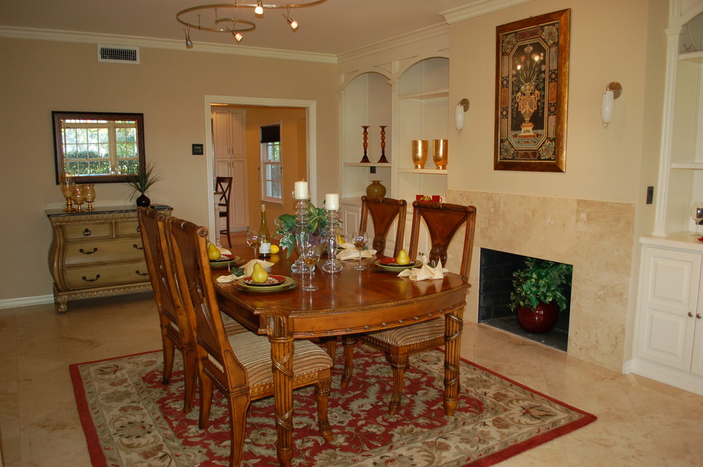 Example of a classic dining room design in Tampa