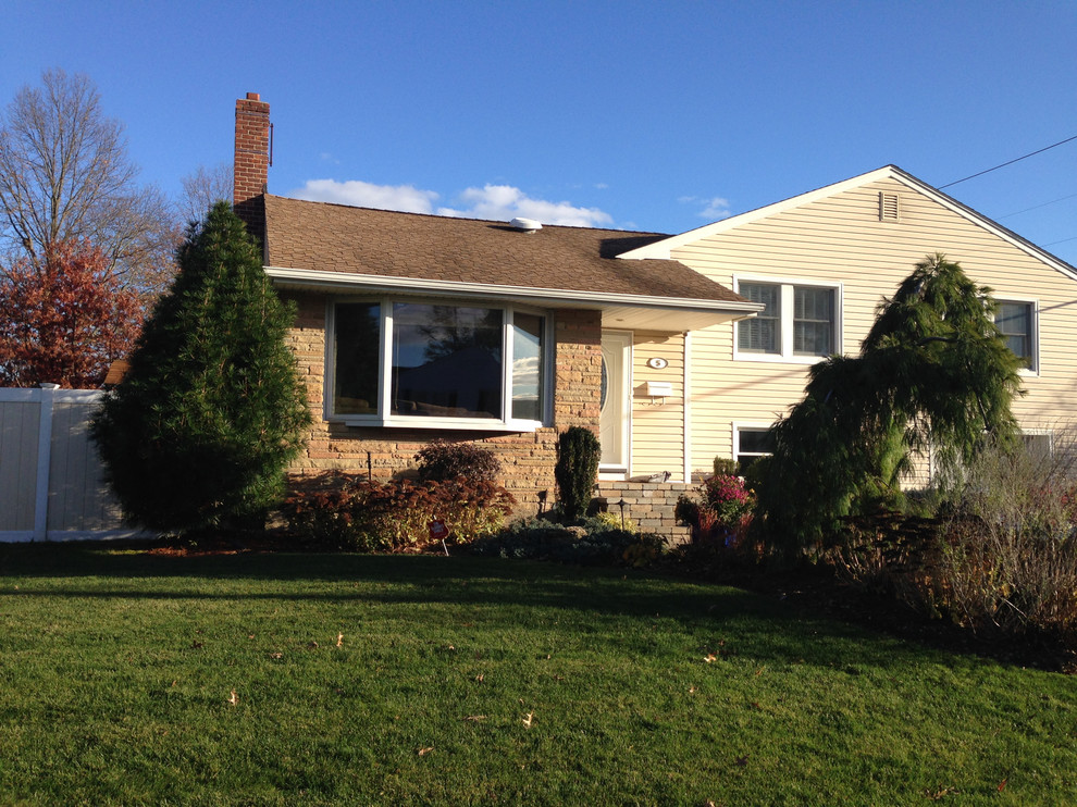 Transitional split-level exterior home idea