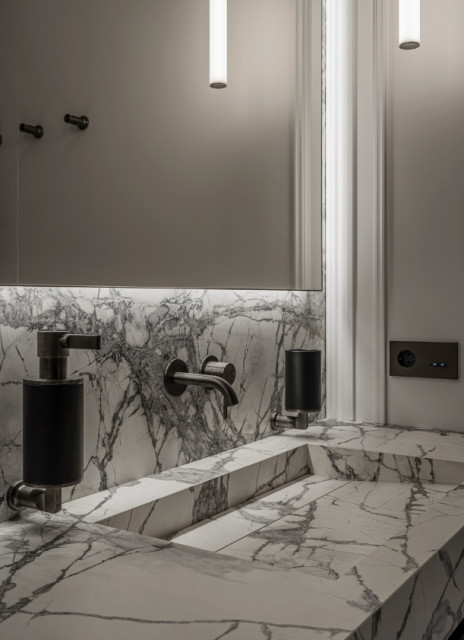 Duba&iuml; Hills modern-toalett
