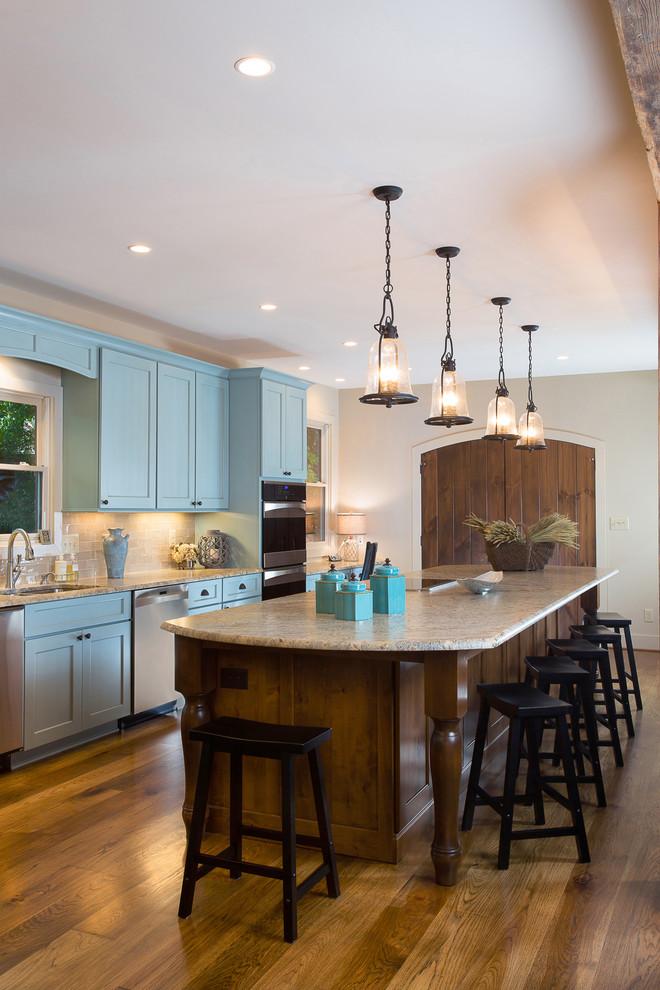 Example of an eclectic kitchen design in Atlanta