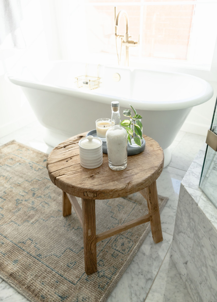 Transitional home design photo in Phoenix