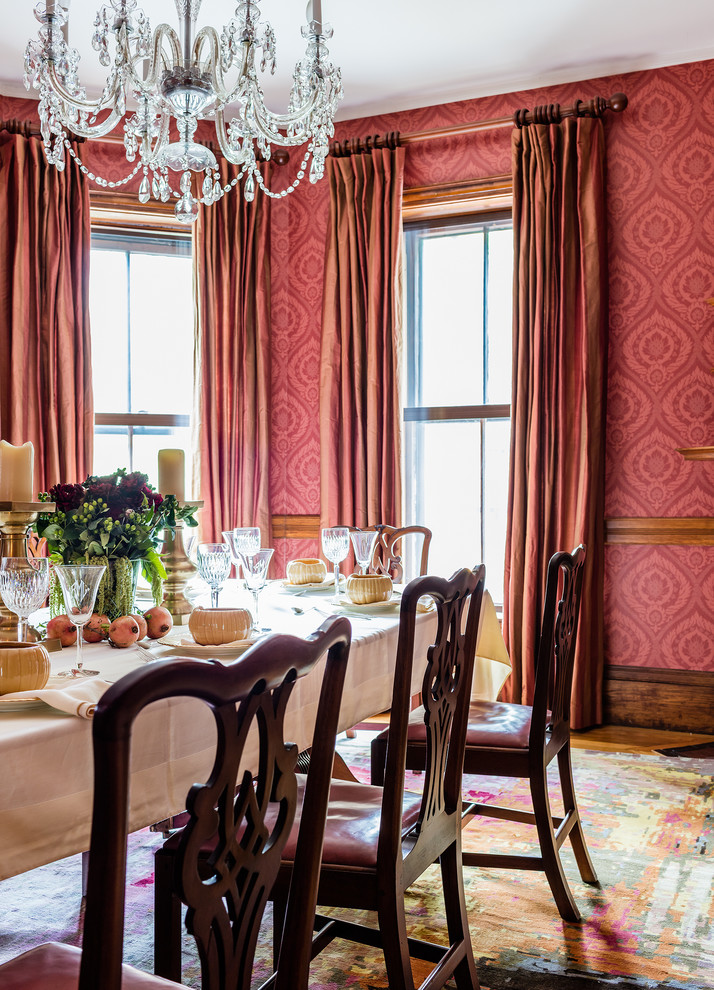 Dining room - transitional dining room idea in Boston