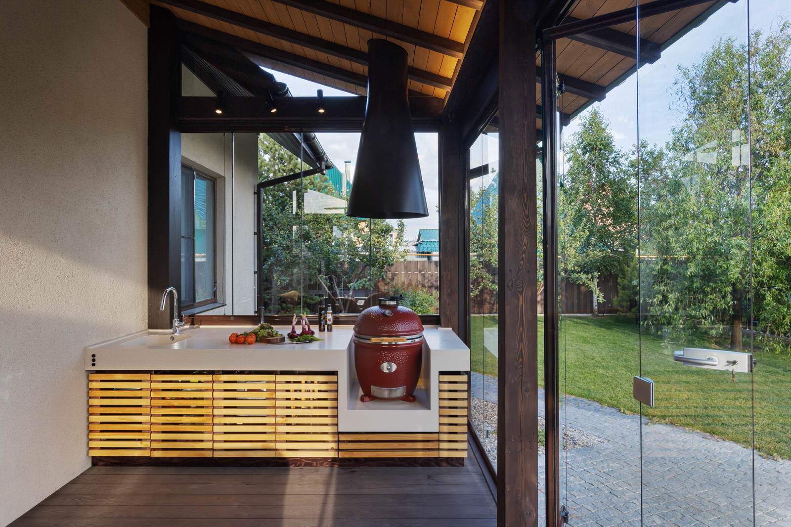 Остекленная терраса ЕЩЕ НЕМНОГО ЛЕТА