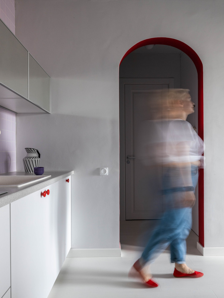 Проход из гостиной в прихожую.