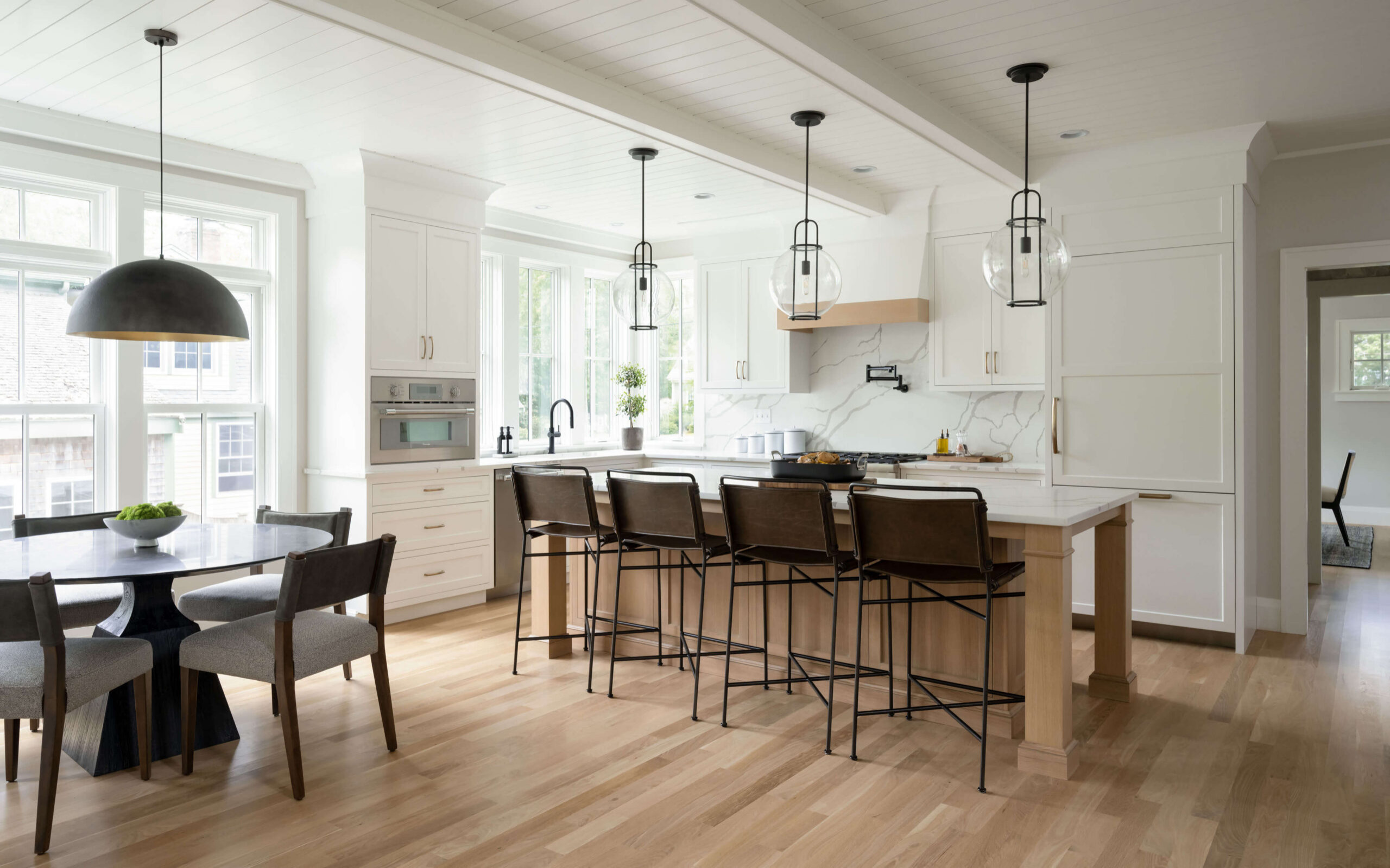 Example of a minimalist kitchen design