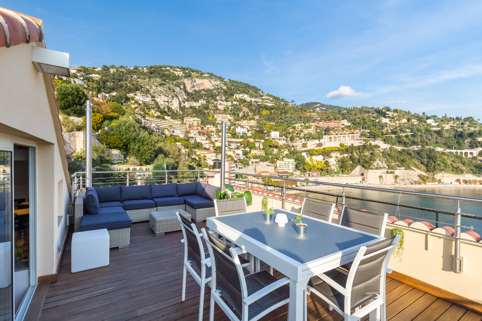 Design ideas for a modern deck in Nice.