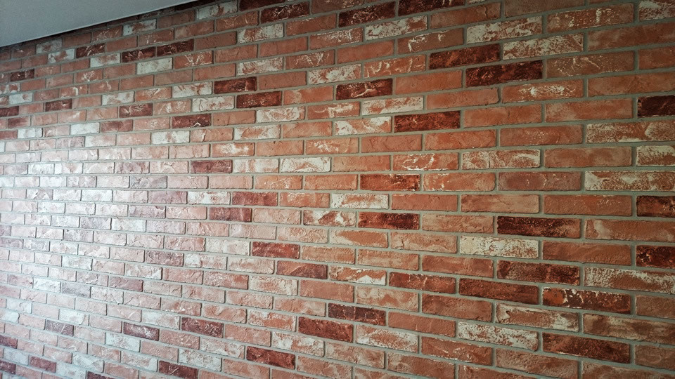 Декоративный кирпич из штукатурки