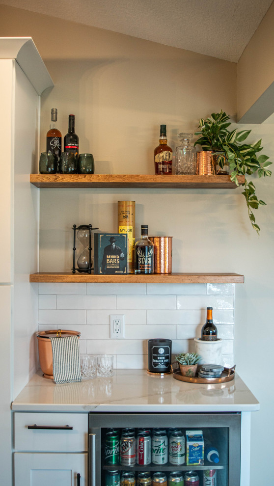 Design ideas for a rural home bar with shaker cabinets and white cabinets.